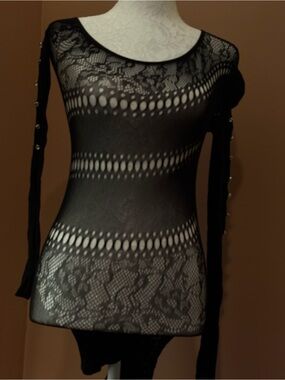 Source Unknown Black Sheer Lace Long-Sleeve Top with Pearl Details